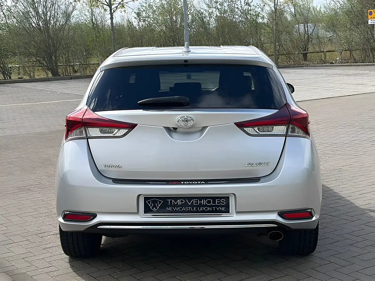 Used 2015 Hyundai i30 Silver - Interior and Exterior details 2