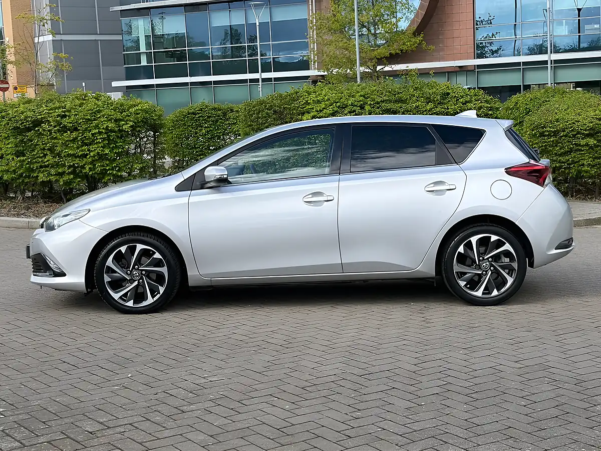 Used 2015 Hyundai i30 Silver - Interior and Exterior details 4