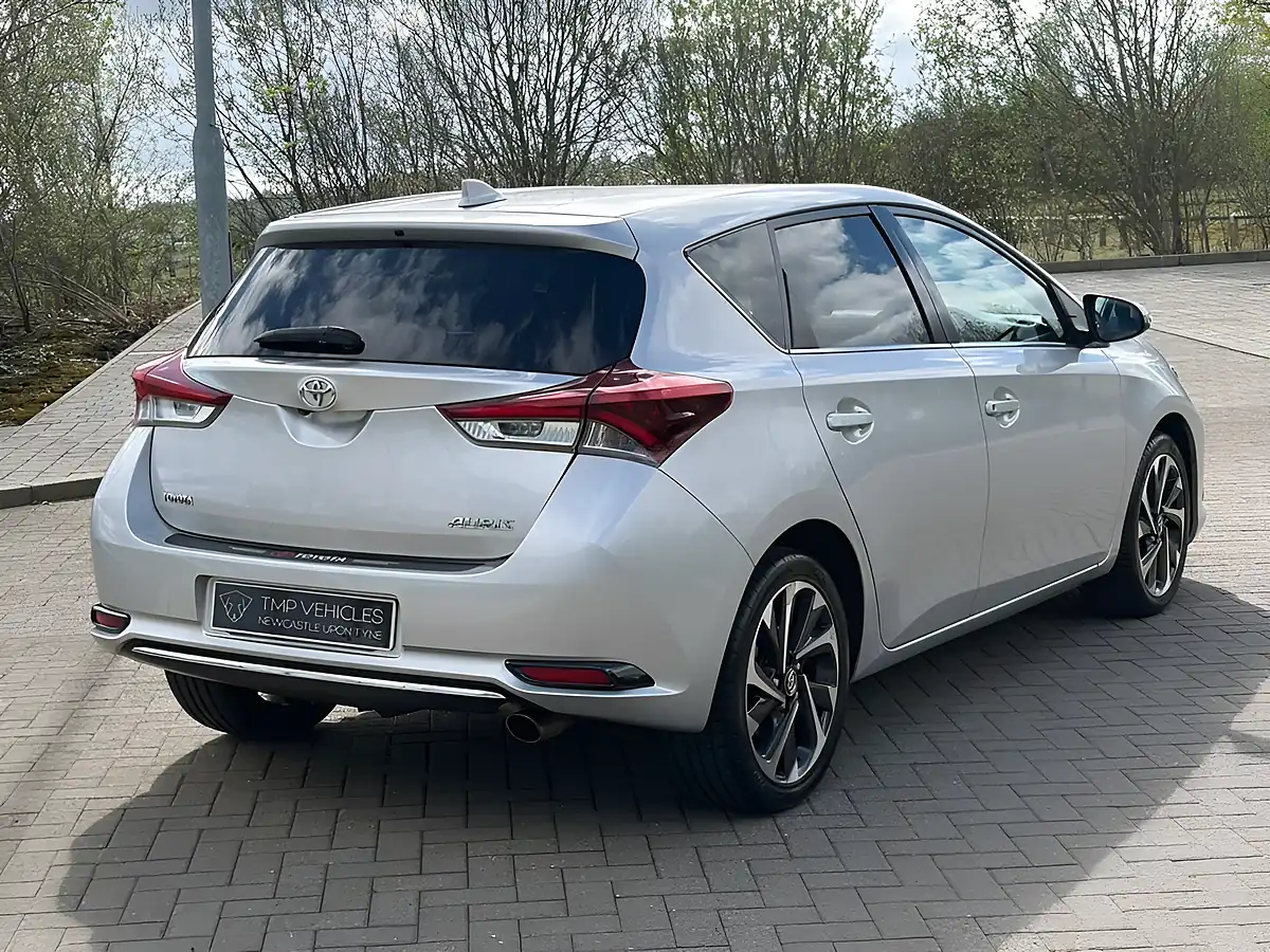 Used 2015 Hyundai i30 Silver - Interior and Exterior details 5