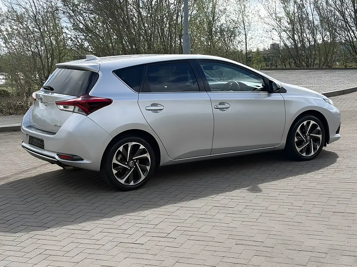Used 2015 Hyundai i30 Silver - Interior and Exterior details 6
