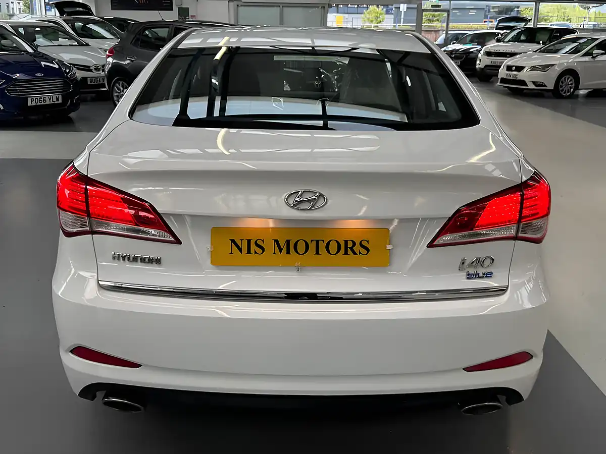 Used 2015 Hyundai i40 Active White - Interior and Exterior details 10