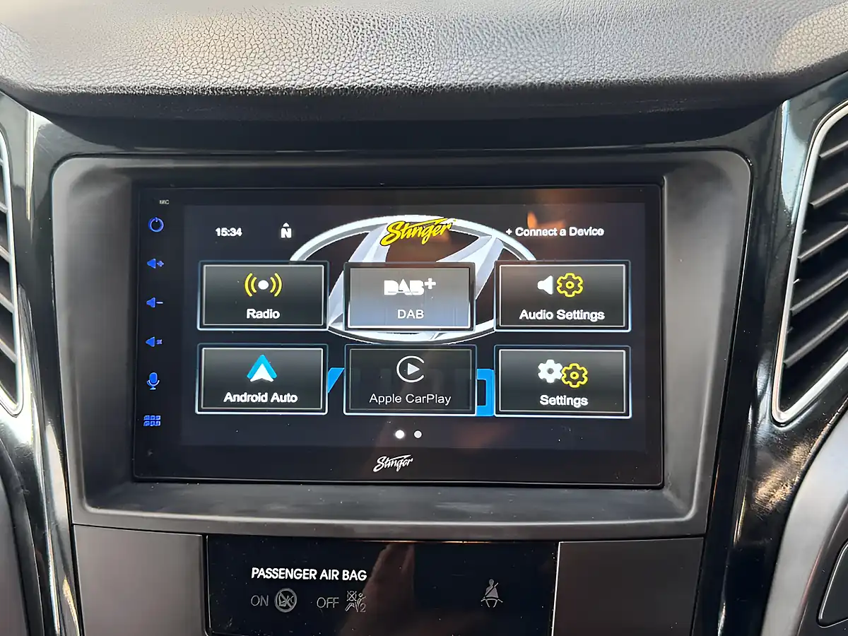 Used 2015 Hyundai i40 Active White - Interior and Exterior details 14