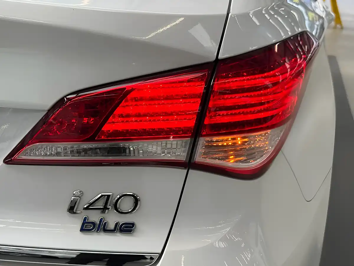 Used 2015 Hyundai i40 Active White - Interior and Exterior details 19