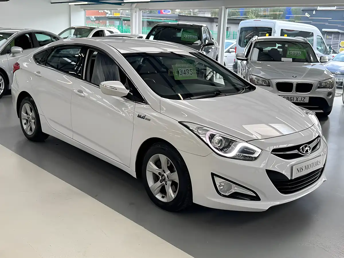 Used 2015 Hyundai i40 Active White - Interior and Exterior details 4