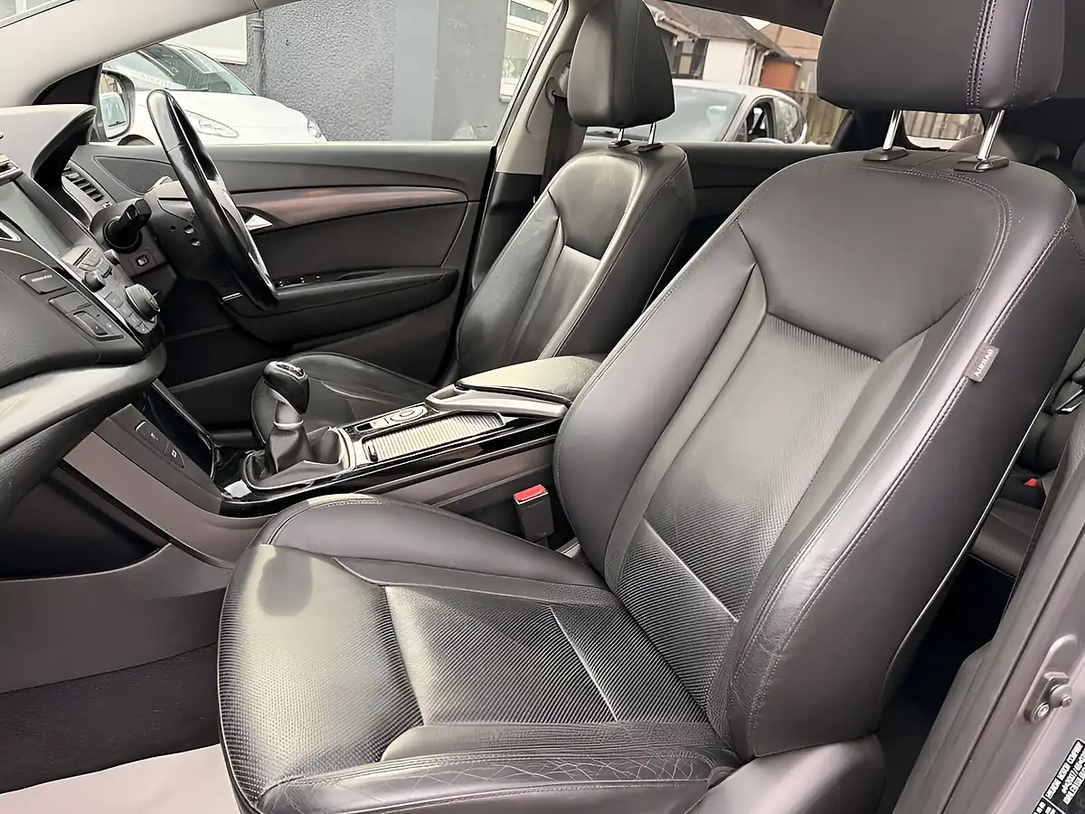 Used 2015 Hyundai i40 Premium Silver - Interior and Exterior details 12