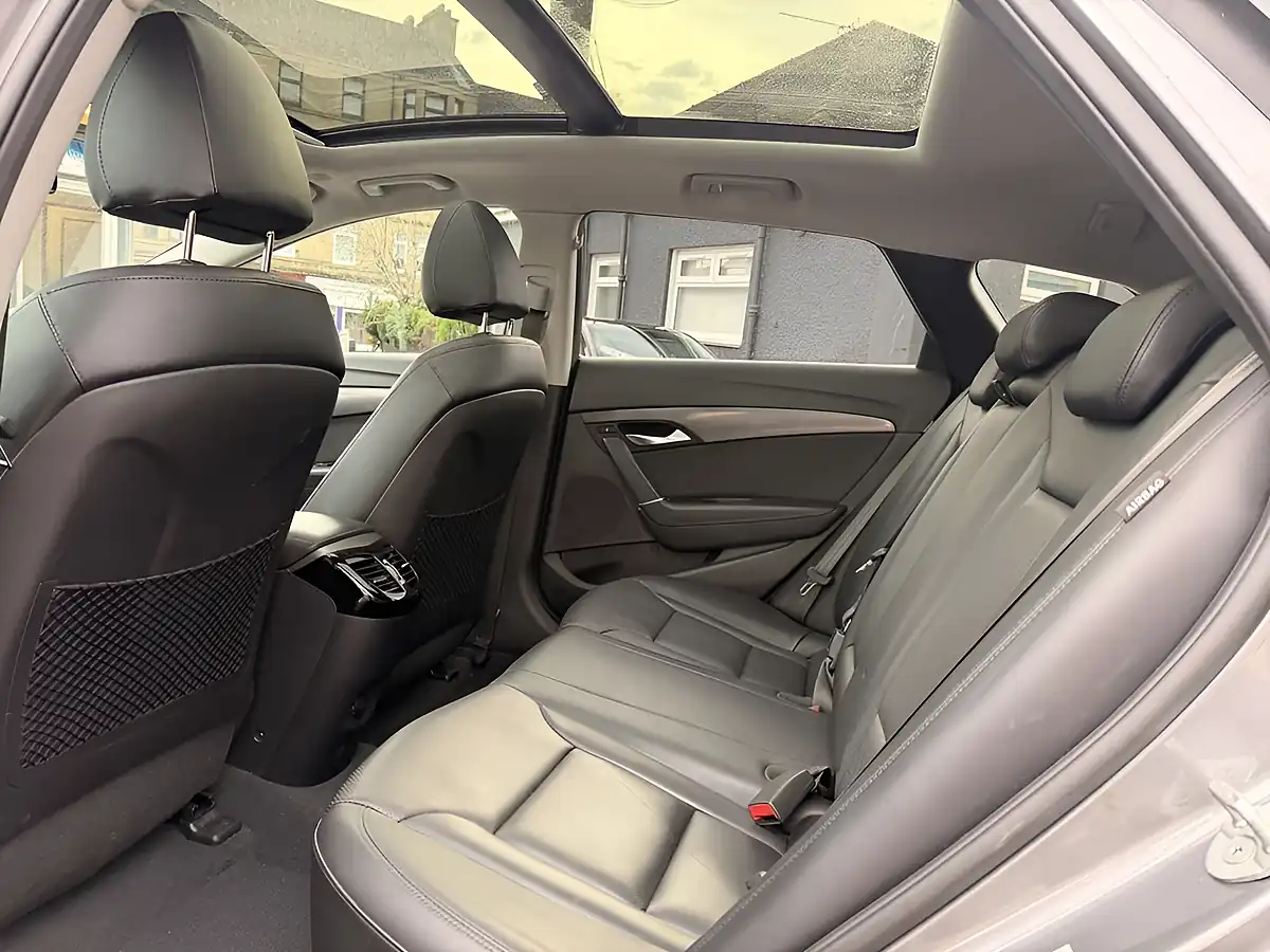 Used 2015 Hyundai i40 Premium Silver - Interior and Exterior details 16