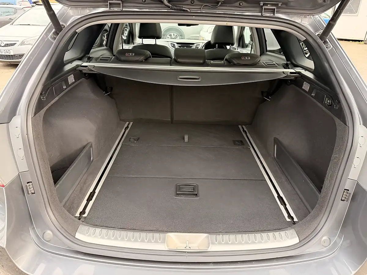 Used 2015 Hyundai i40 Premium Silver - Interior and Exterior details 18