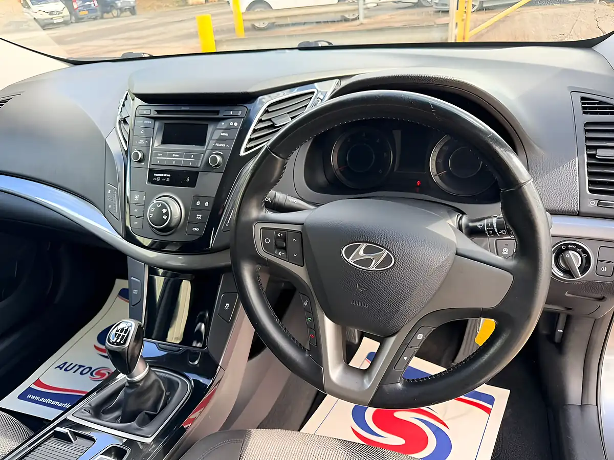 Used 2015 Hyundai I40 S Tourer Silver - Interior and Exterior details 14