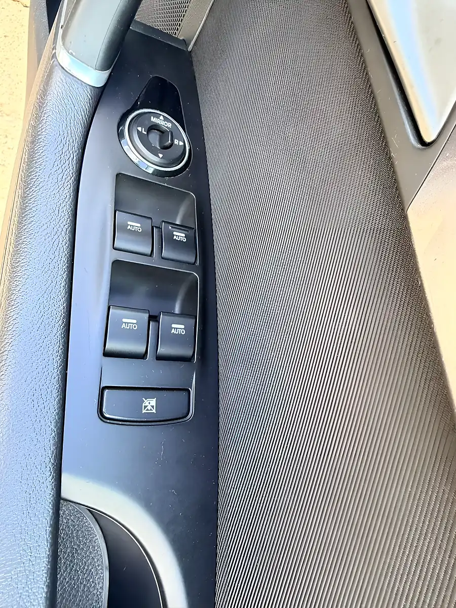Used 2015 Hyundai I40 S Tourer Silver - Interior and Exterior details 16