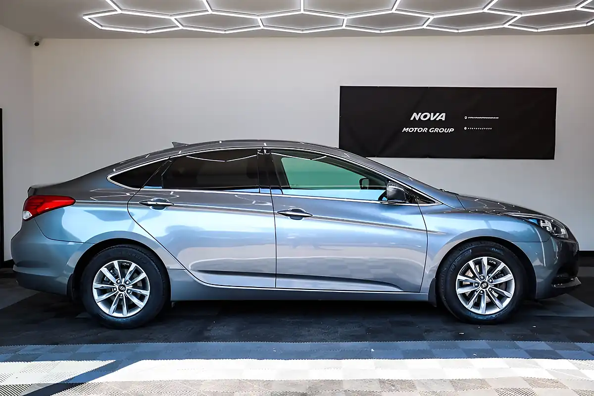 Used 2015 Hyundai I40 Se Nav Silver - Interior and Exterior details 5