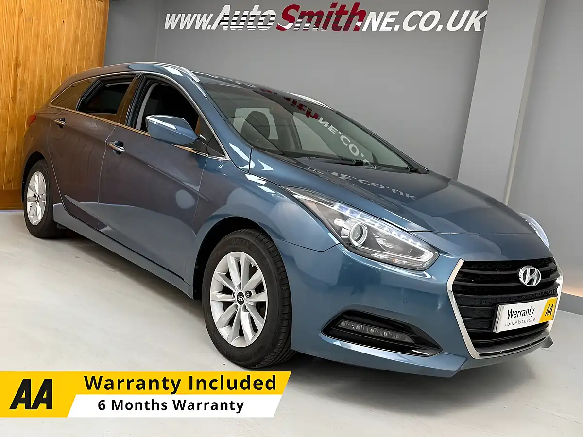 Used 2015 Hyundai i40 Se Nav Tourer Blue - Front View
