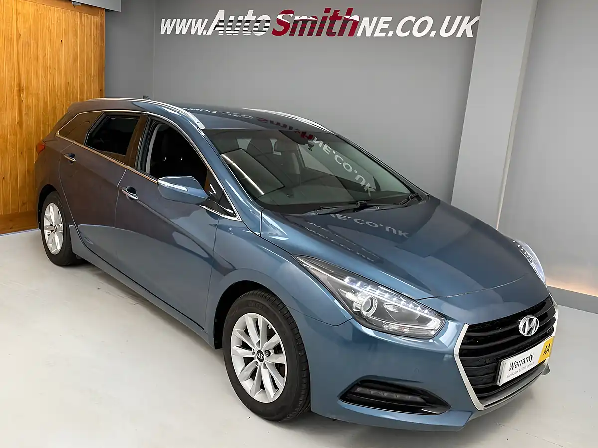 Used 2015 Hyundai i40 Se Nav Tourer Blue - Interior and Exterior details 10