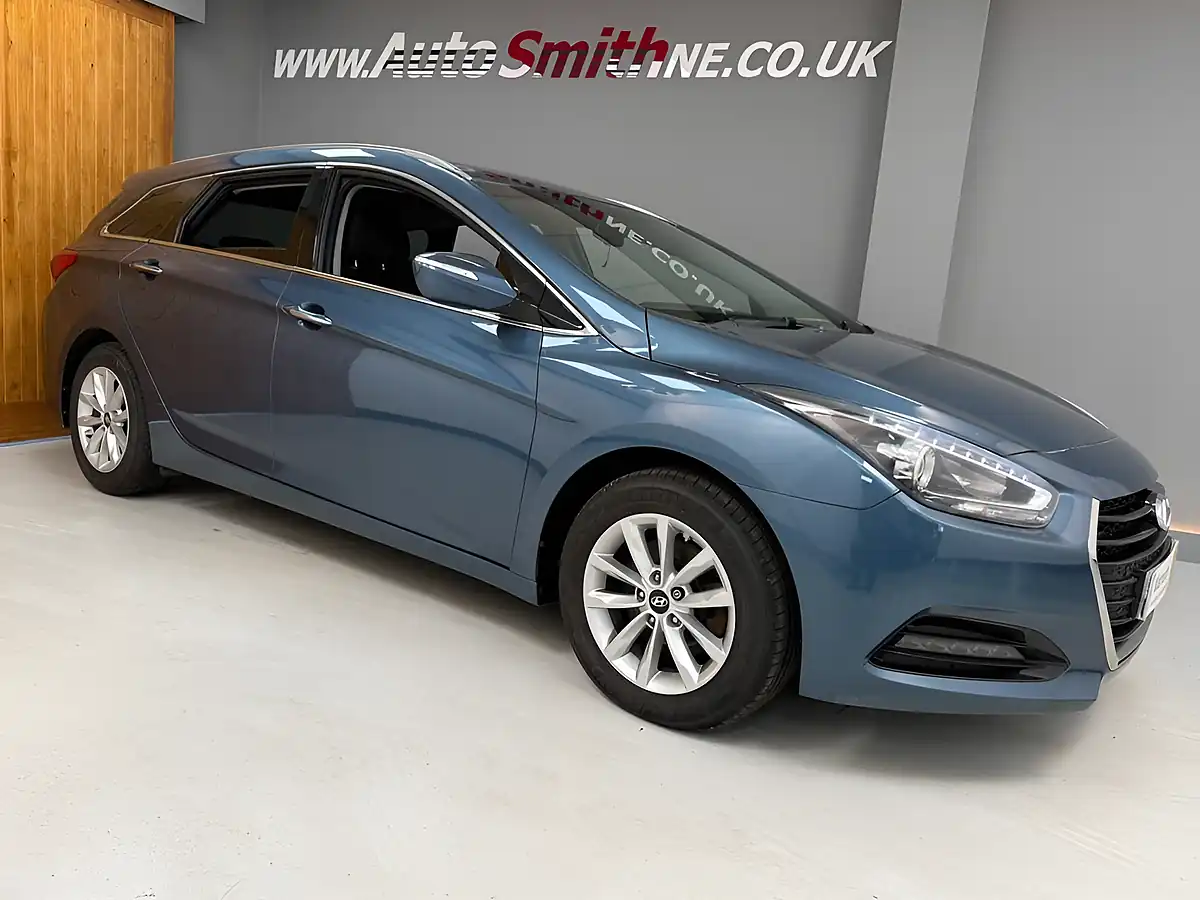 Used 2015 Hyundai i40 Se Nav Tourer Blue - Interior and Exterior details 13