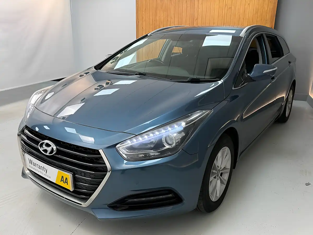 Used 2015 Hyundai i40 Se Nav Tourer Blue - Interior and Exterior details 5