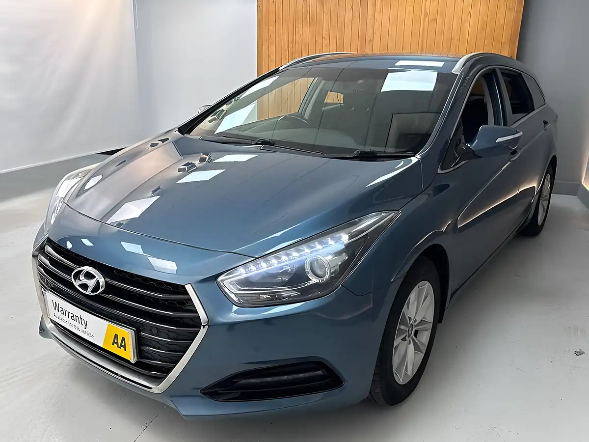 Used 2015 Hyundai i40 Se Nav Tourer Blue - Interior and Exterior details 7