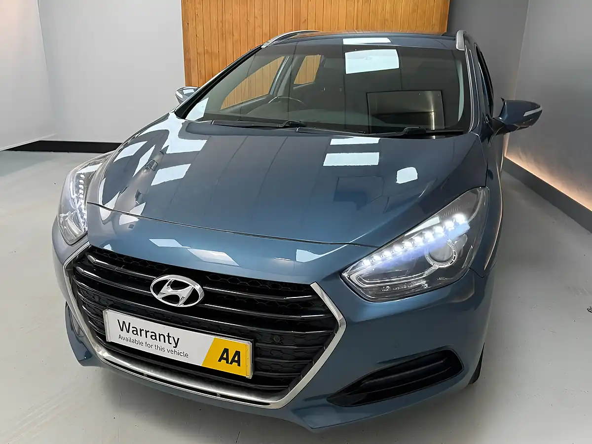 Used 2015 Hyundai i40 Se Nav Tourer Blue - Interior and Exterior details 8
