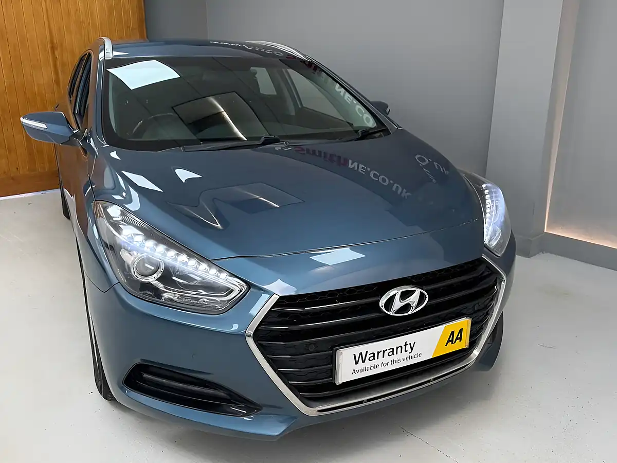 Used 2015 Hyundai i40 Se Nav Tourer Blue - Interior and Exterior details 9