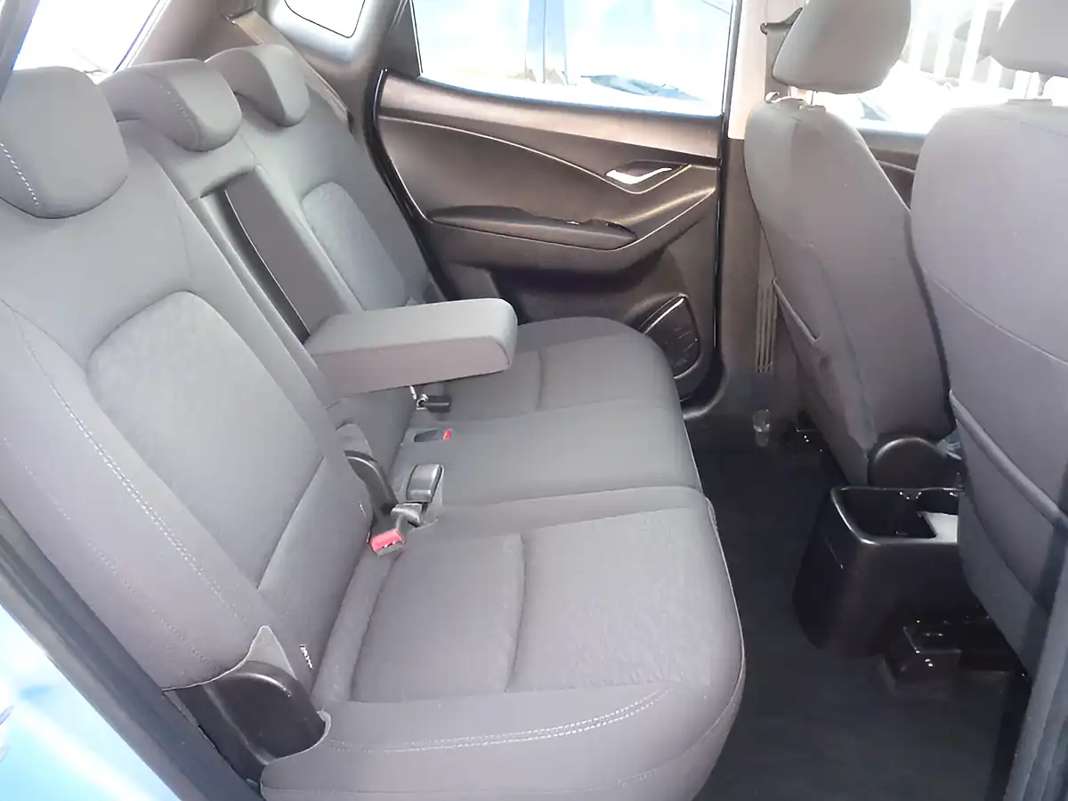 Used 2015 Hyundai ix20 Active Blue - Interior and Exterior details 12