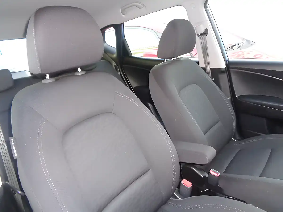 Used 2015 Hyundai ix20 Active Blue - Interior and Exterior details 9