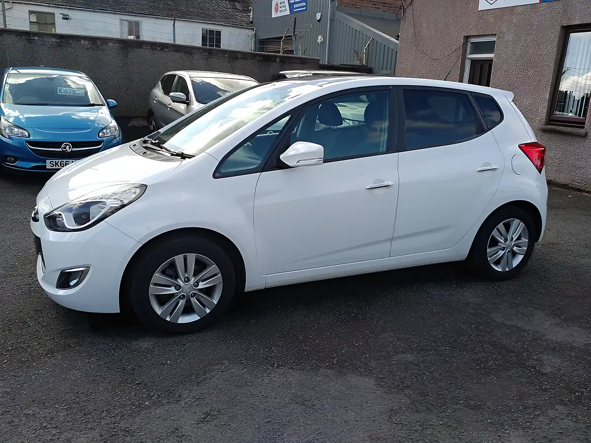 Used 2015 Hyundai ix20 Style White - Interior and Exterior details 2