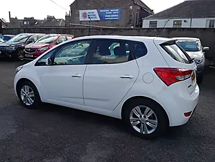 Used 2015 Hyundai ix20 Style White - Interior and Exterior details 4
