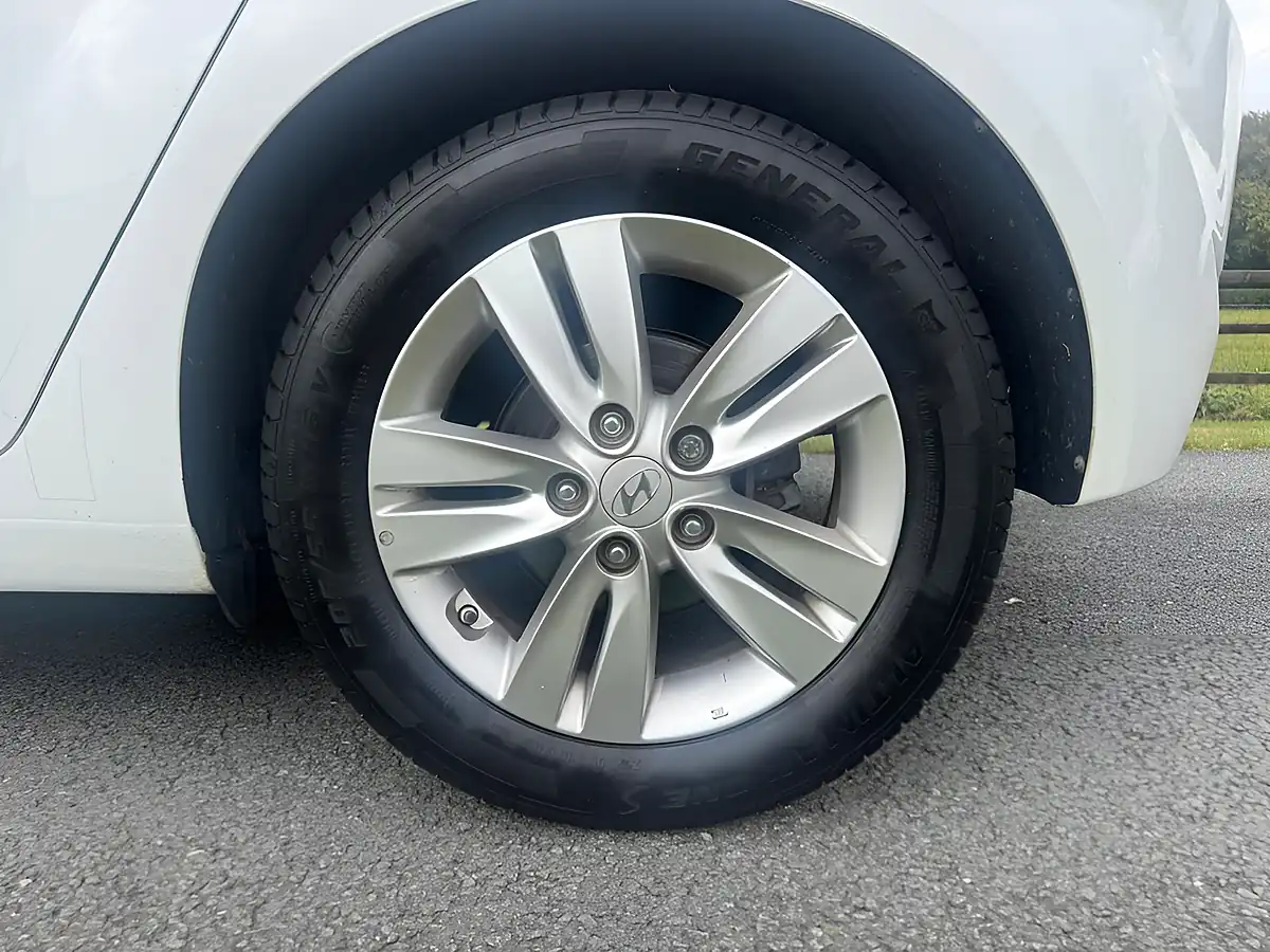 Used 2015 Hyundai Ix20 Style White - Interior and Exterior details 10