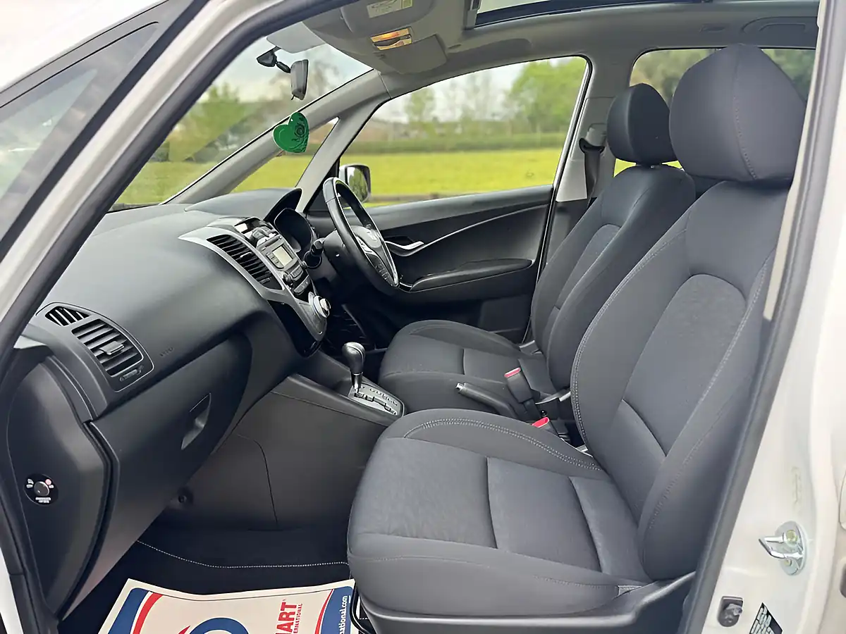 Used 2015 Hyundai Ix20 Style White - Interior and Exterior details 12