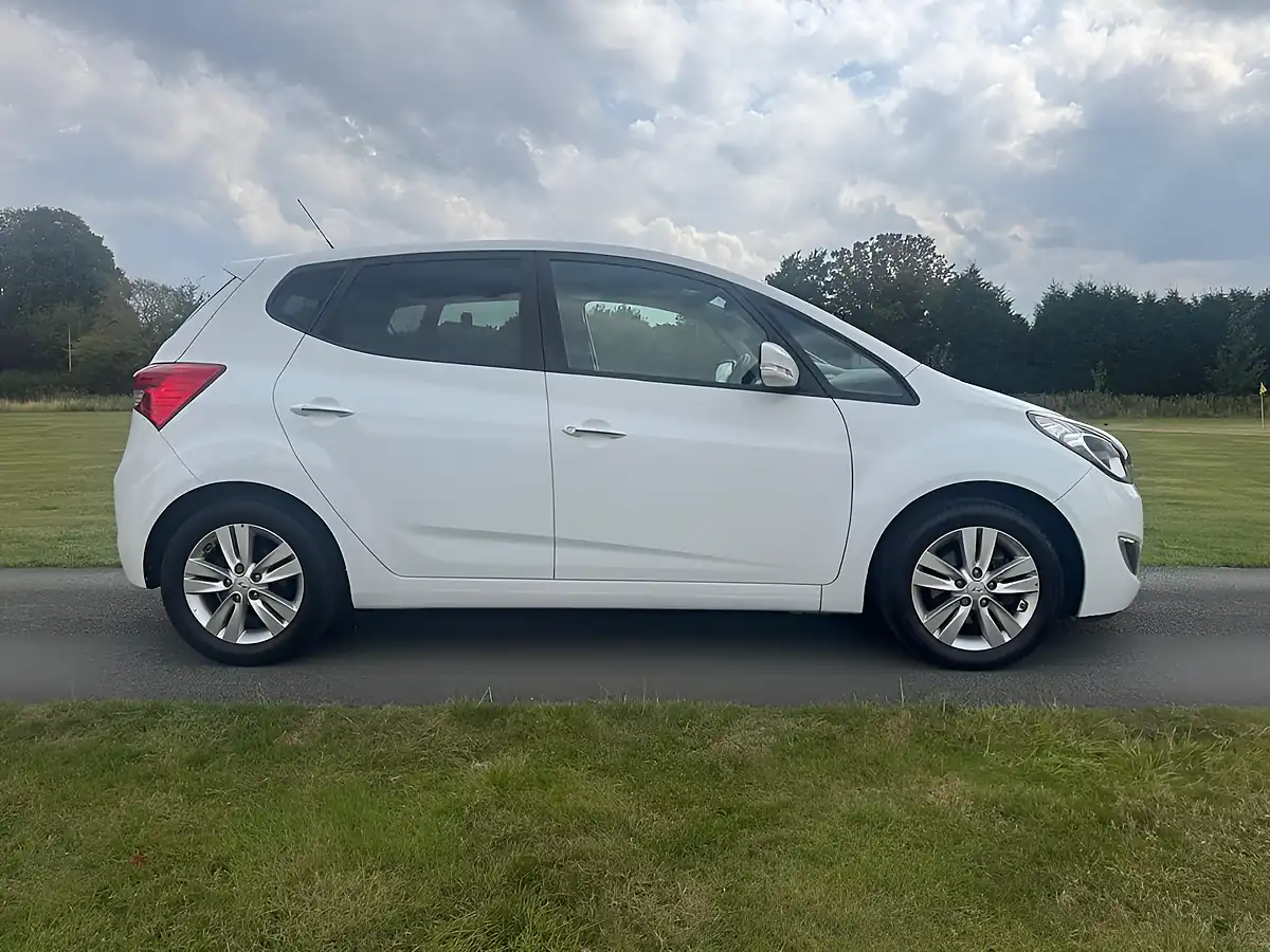 Used 2015 Hyundai Ix20 Style White - Interior and Exterior details 2