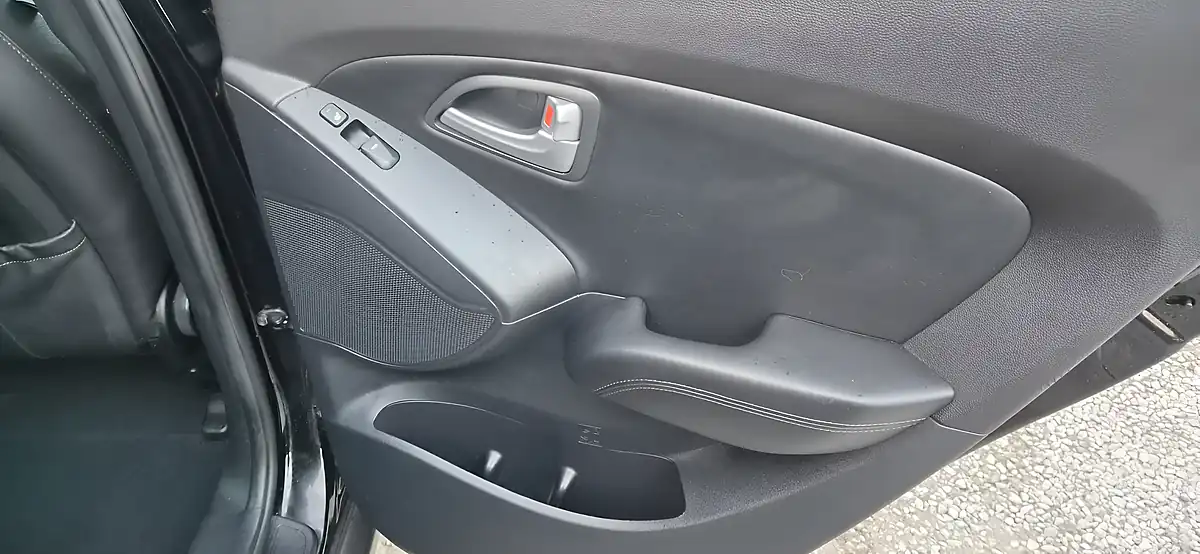 Used 2015 Hyundai IX35 Premium Black - Interior and Exterior details 16