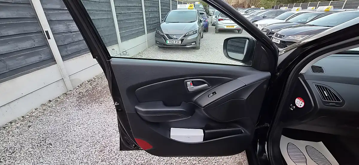 Used 2015 Hyundai IX35 Premium Black - Interior and Exterior details 18