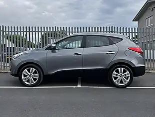 Used 2015 Hyundai IX35 Premium Grey - Interior and Exterior details 8