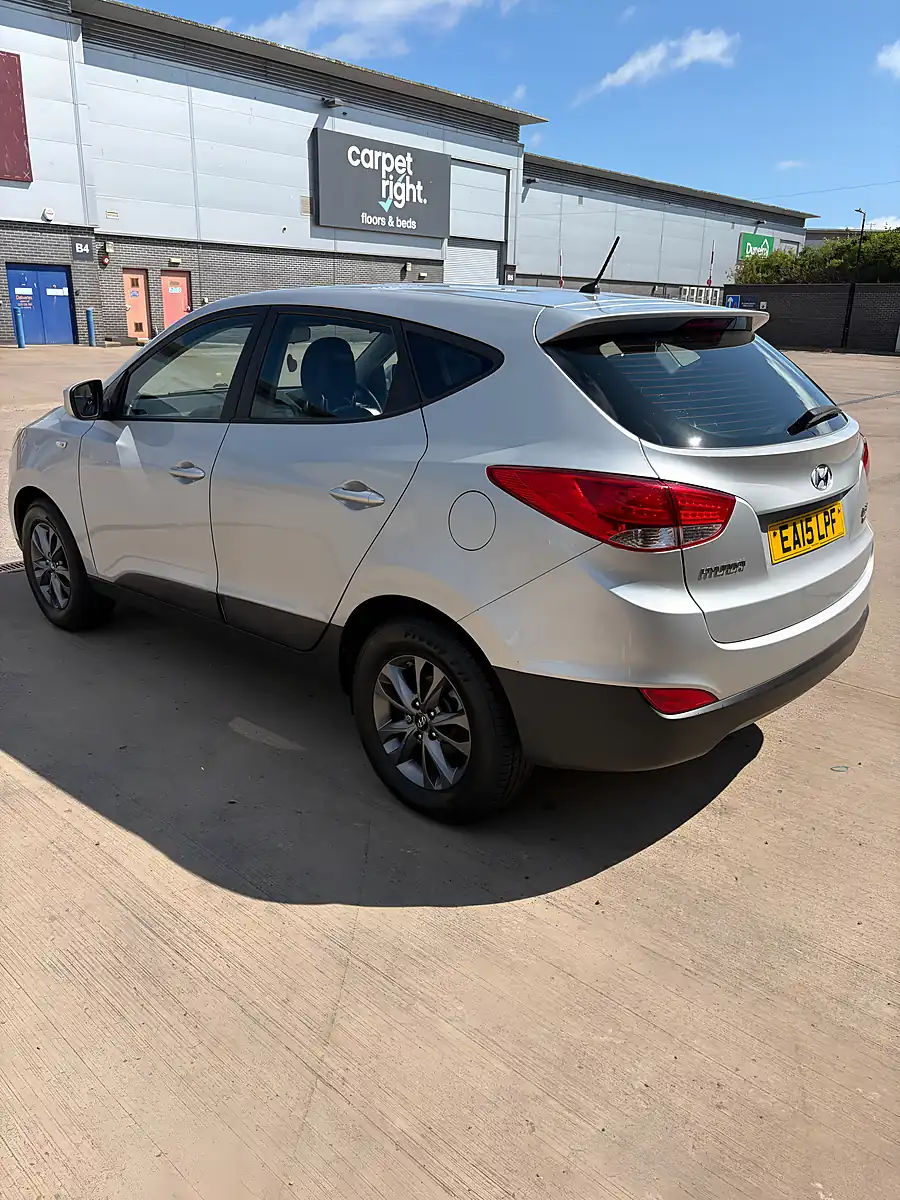 Used 2015 Hyundai IX35 S Silver - Interior and Exterior details 3