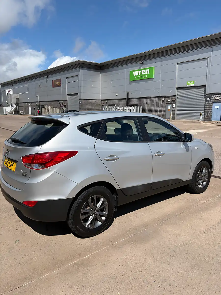 Used 2015 Hyundai IX35 S Silver - Interior and Exterior details 5