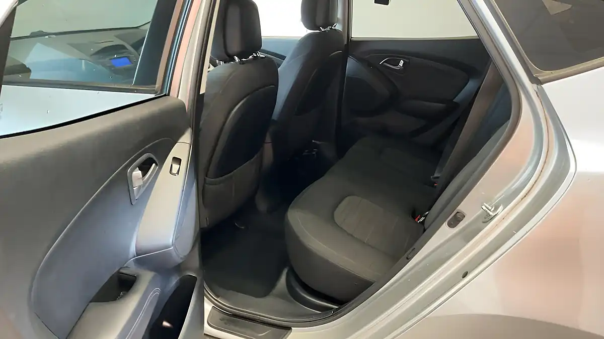 Used 2015 Hyundai Ix35 S Silver - Interior and Exterior details 11