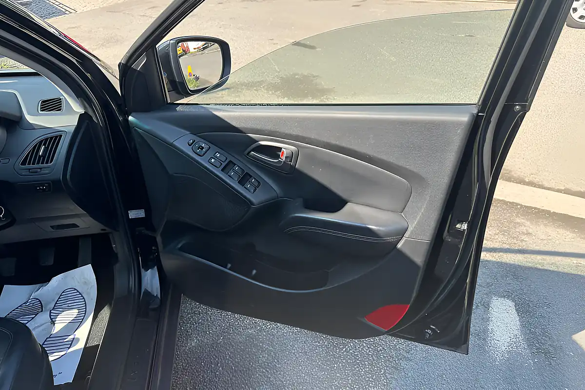 Used 2015 Hyundai ix35 Se Black - Interior and Exterior details 16
