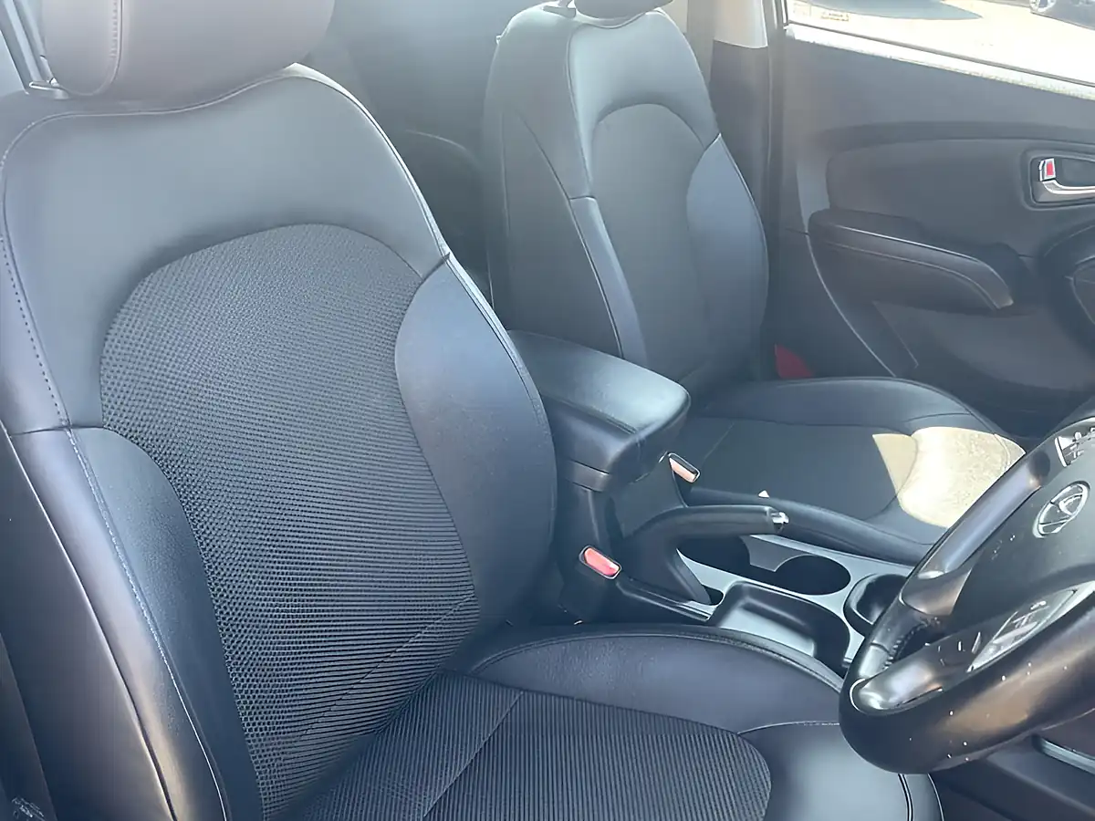 Used 2015 Hyundai ix35 Se Black - Interior and Exterior details 13