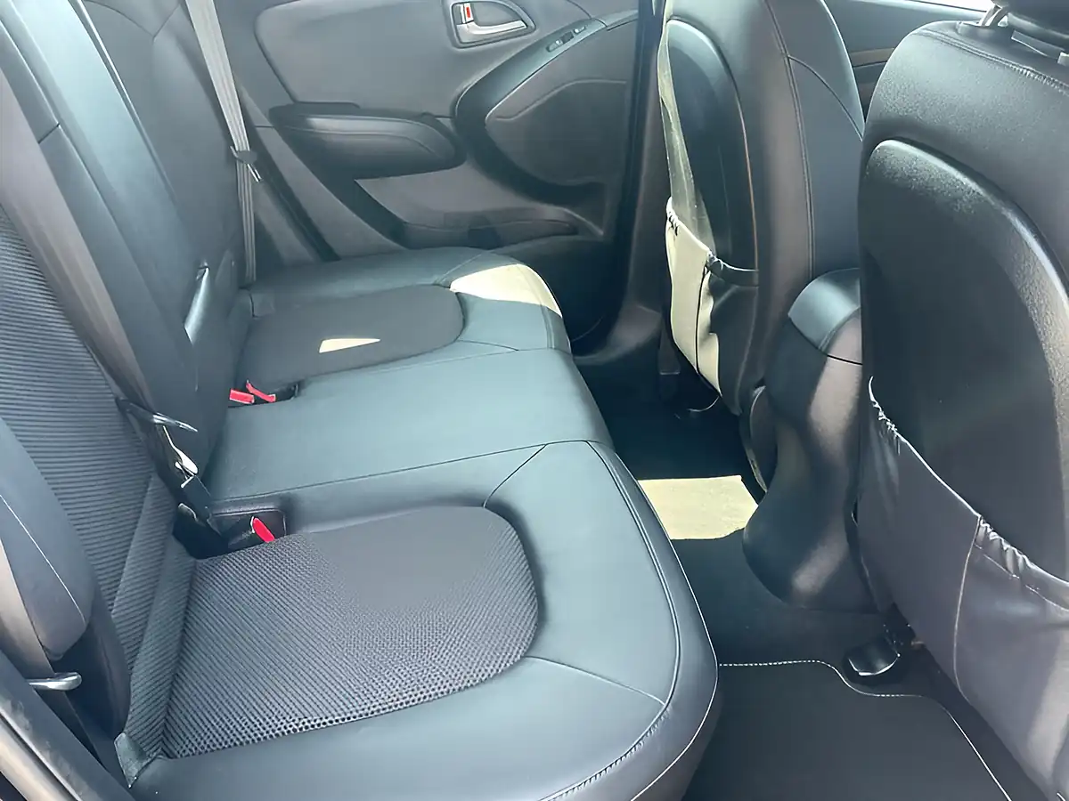 Used 2015 Hyundai ix35 Se Black - Interior and Exterior details 14
