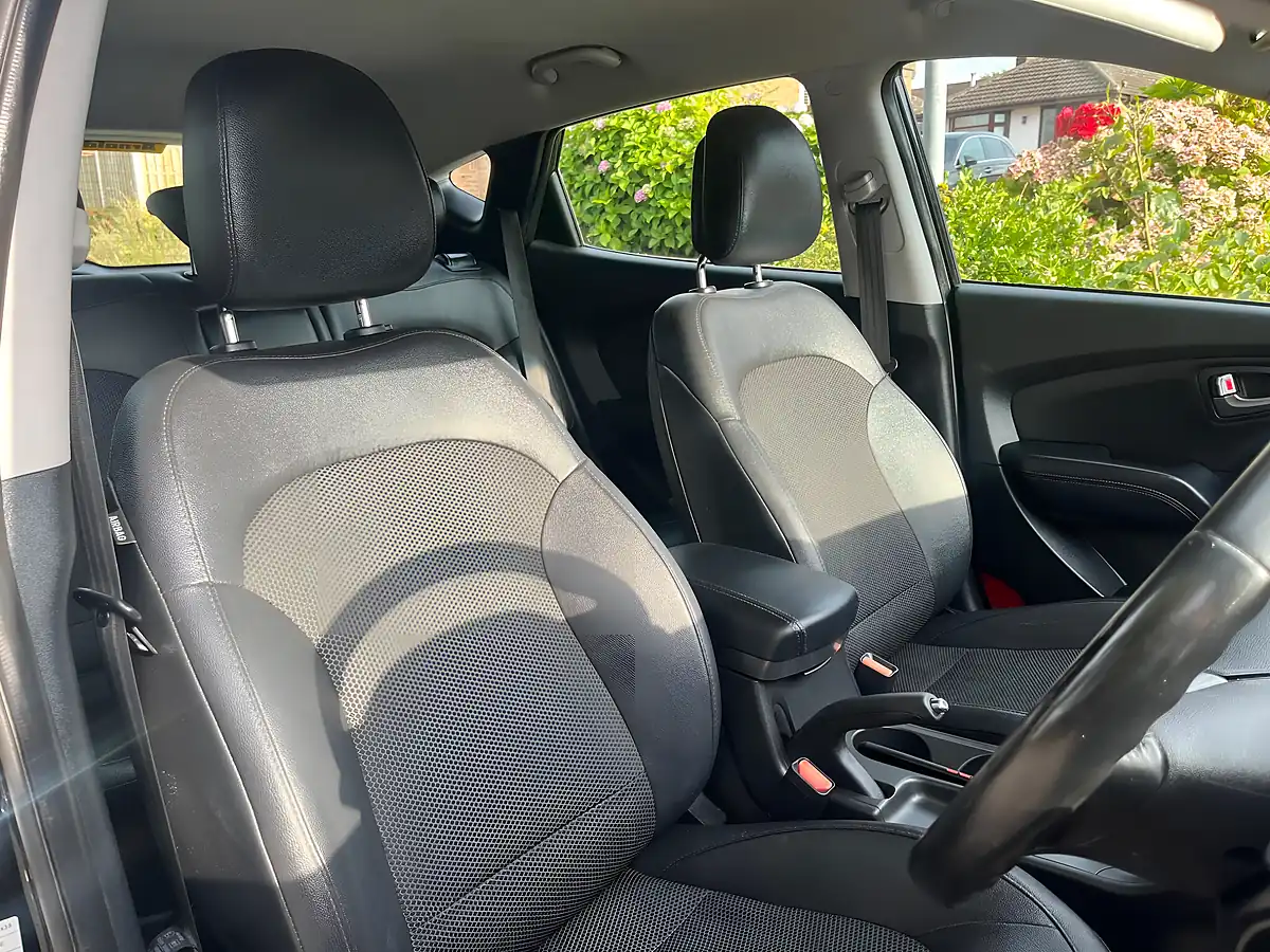 Used 2015 Hyundai ix35 Se Black - Interior and Exterior details 16