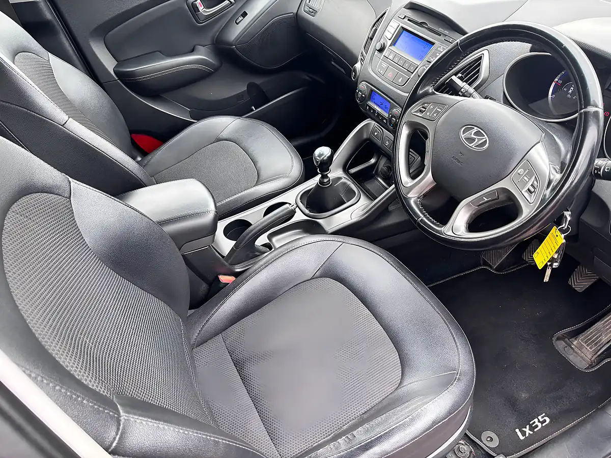Used 2015 Hyundai IX35 Se Blue - Interior and Exterior details 10