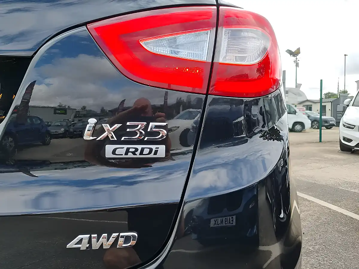 Used 2015 Hyundai ix35 Se Phantom Black Metallic - Interior and Exterior details 8
