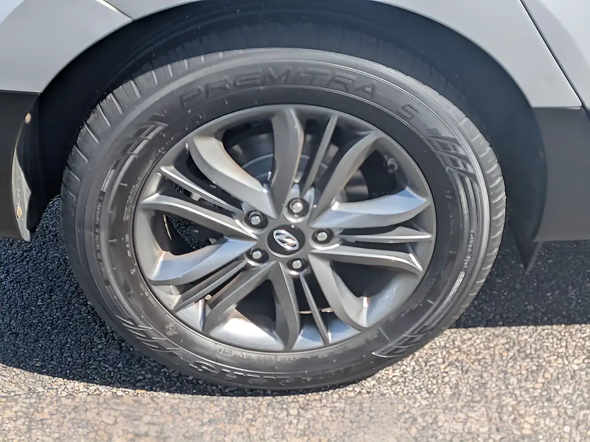 Used 2015 Hyundai ix35 Se Silver - Interior and Exterior details 16