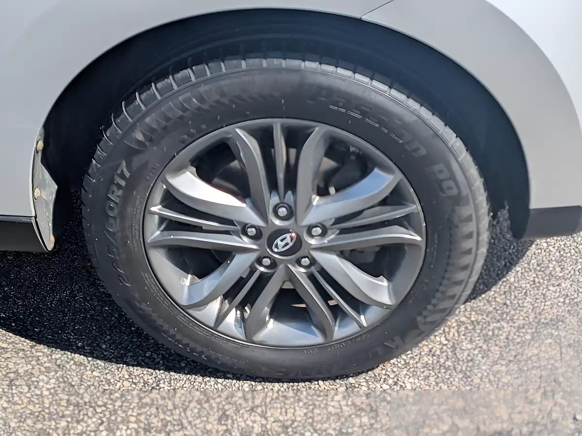 Used 2015 Hyundai ix35 Se Silver - Interior and Exterior details 17