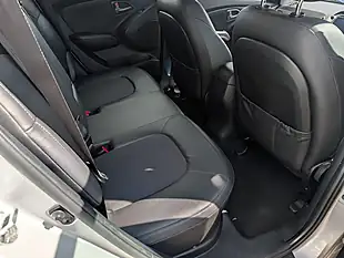 Used 2015 Hyundai IX35 Se Silver - Interior and Exterior details 14
