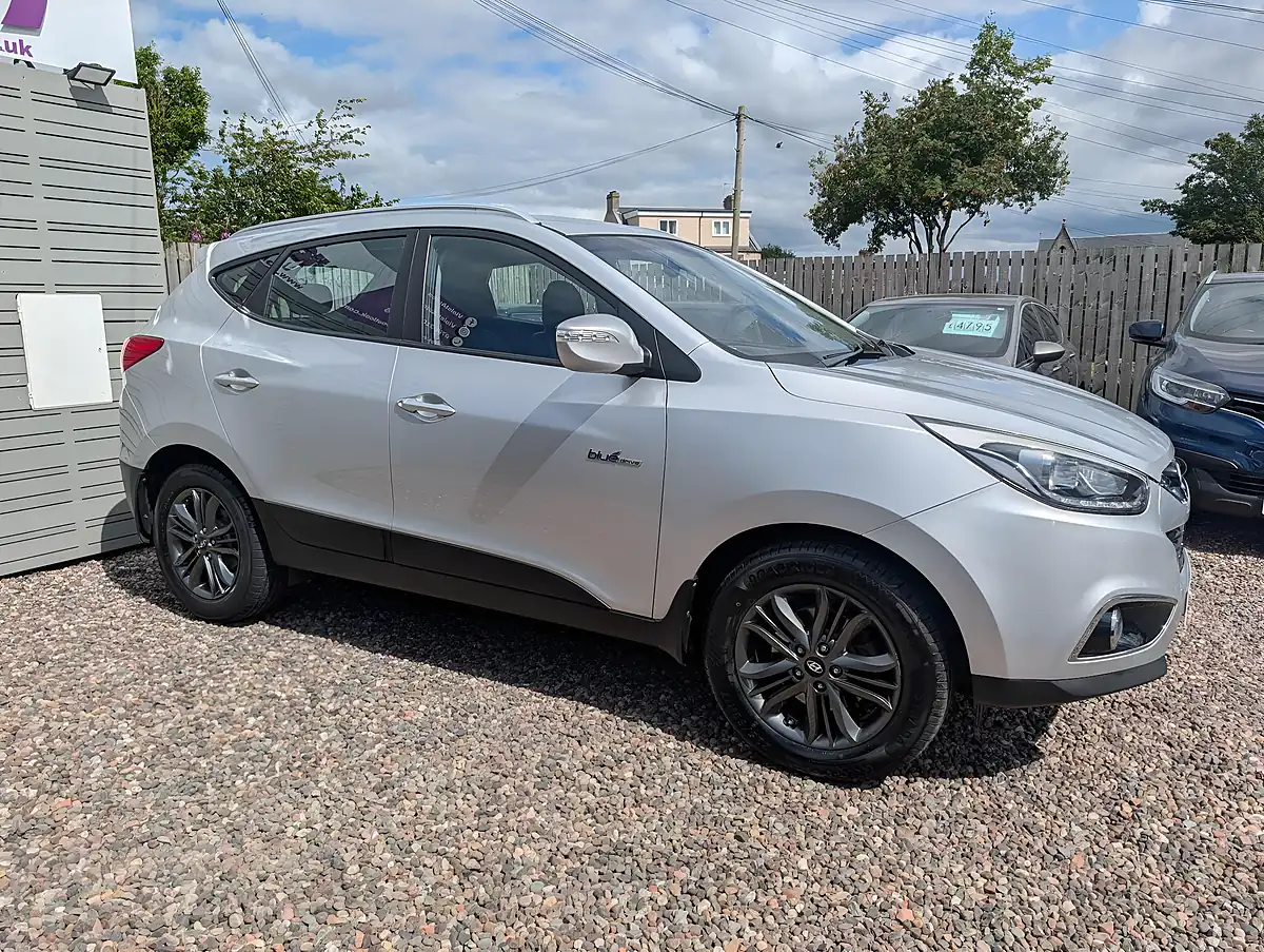 Used 2015 Hyundai IX35 Se Silver - Interior and Exterior details 6