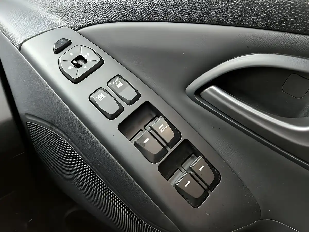 Used 2015 Hyundai ix35 Se Silver - Interior and Exterior details 12