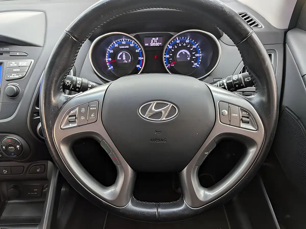 Used 2015 Hyundai ix35 Se Silver - Interior and Exterior details 9