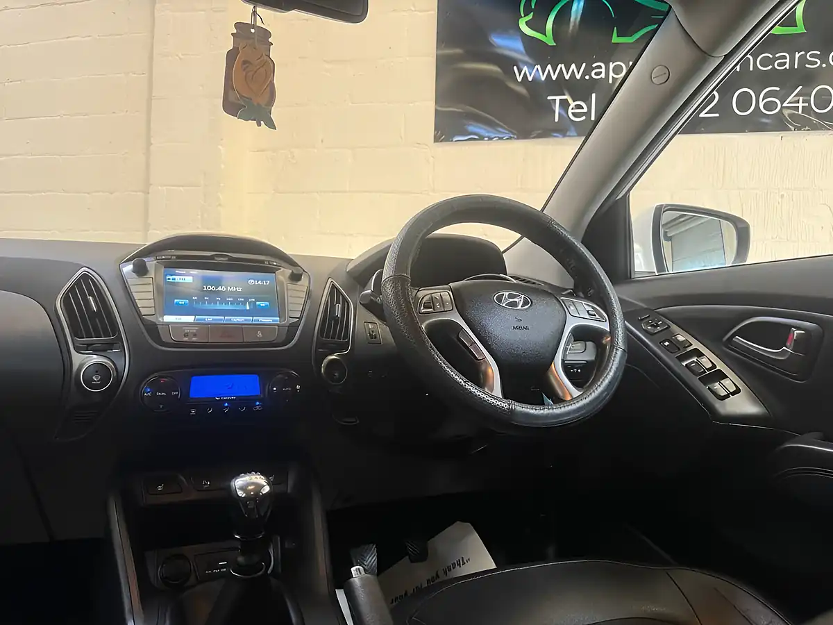 Used 2015 Hyundai Ix35 Se White - Interior and Exterior details 14