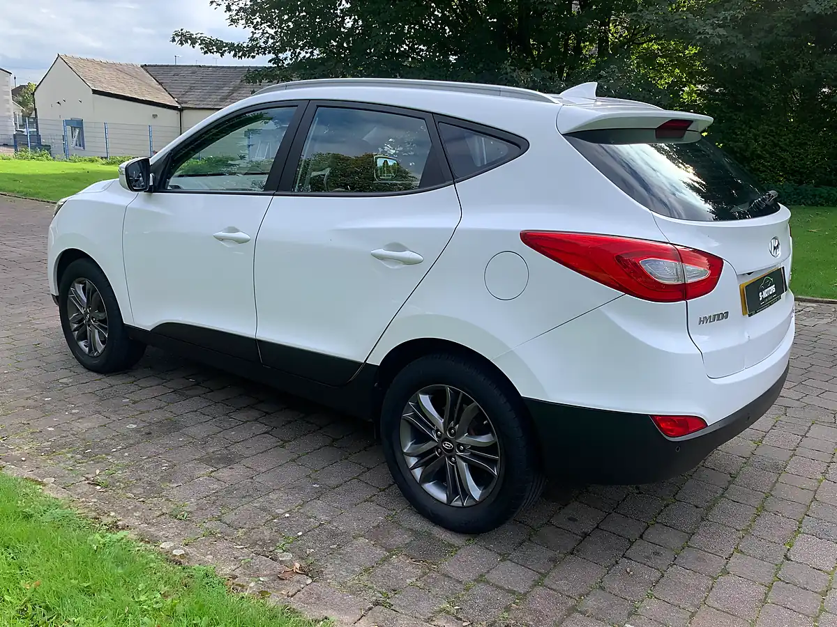 Used 2015 Hyundai ix35 Se White - Interior and Exterior details 13