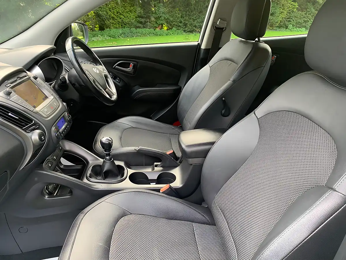 Used 2015 Hyundai ix35 Se White - Interior and Exterior details 18