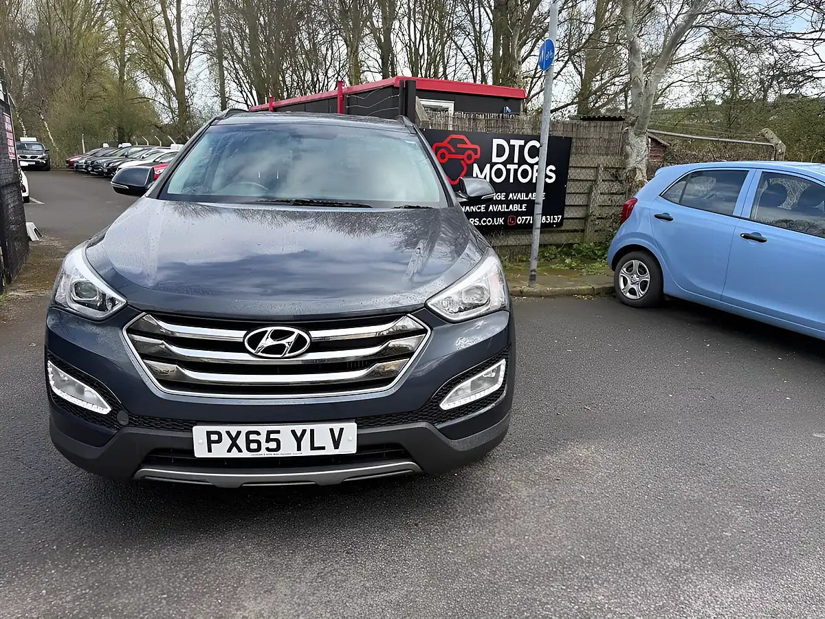 Used 2015 Hyundai Santa Fe Premium Blue - Front View